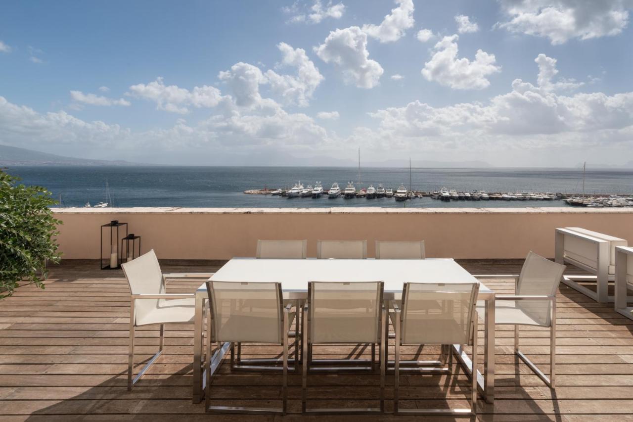 Caracciolo 13 Rooftop & Suites Naples Luaran gambar